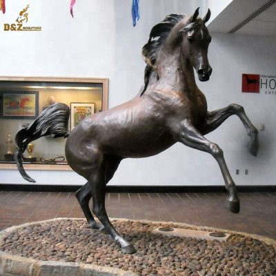 horse statue have mold