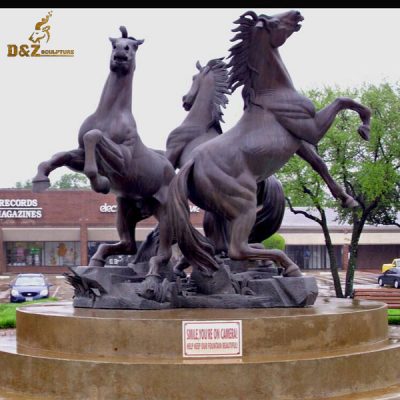 3 horse statue group