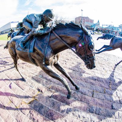 racing horse bronze statue