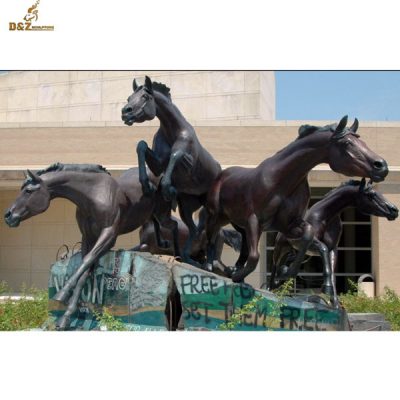 big horse statue