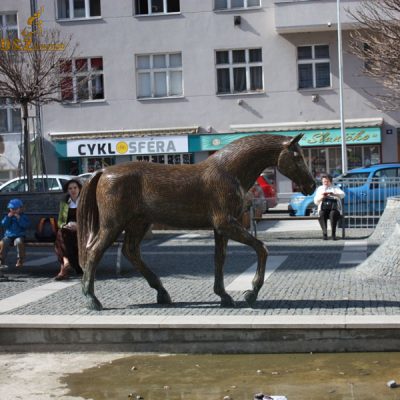 outdoor horse sculpture