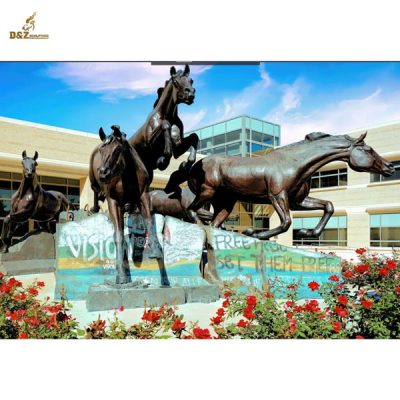 horse sculpture statue