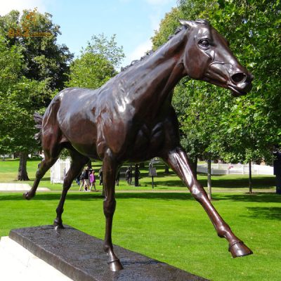 metal horse statue sculpture