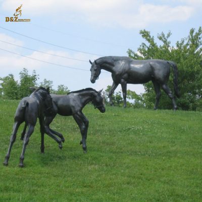 horse yard statue