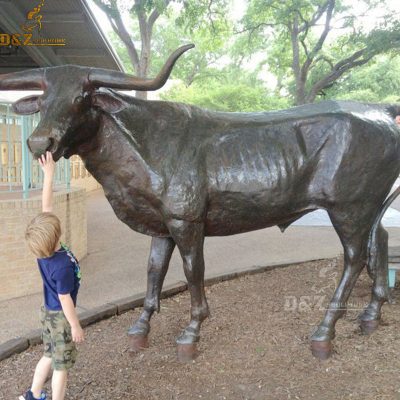 Large size bronze charging bull bronze sculpture