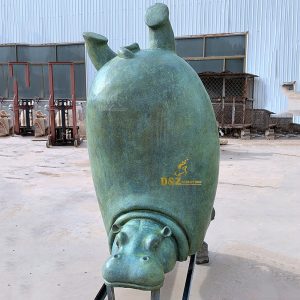Garden decoration hand custom made real size cute bronze hippo sculpture for sale