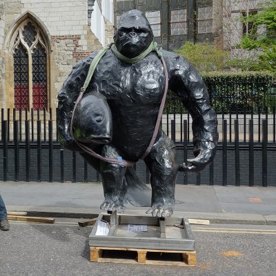 Modern art decor plaza street use casting metal gorilla sculpture for sale DZG-D701